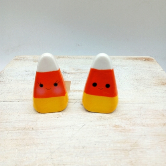 Cracker Barrel Halloween Candy Corn Salt & Pepper Shakers - Picture 1 of 2
